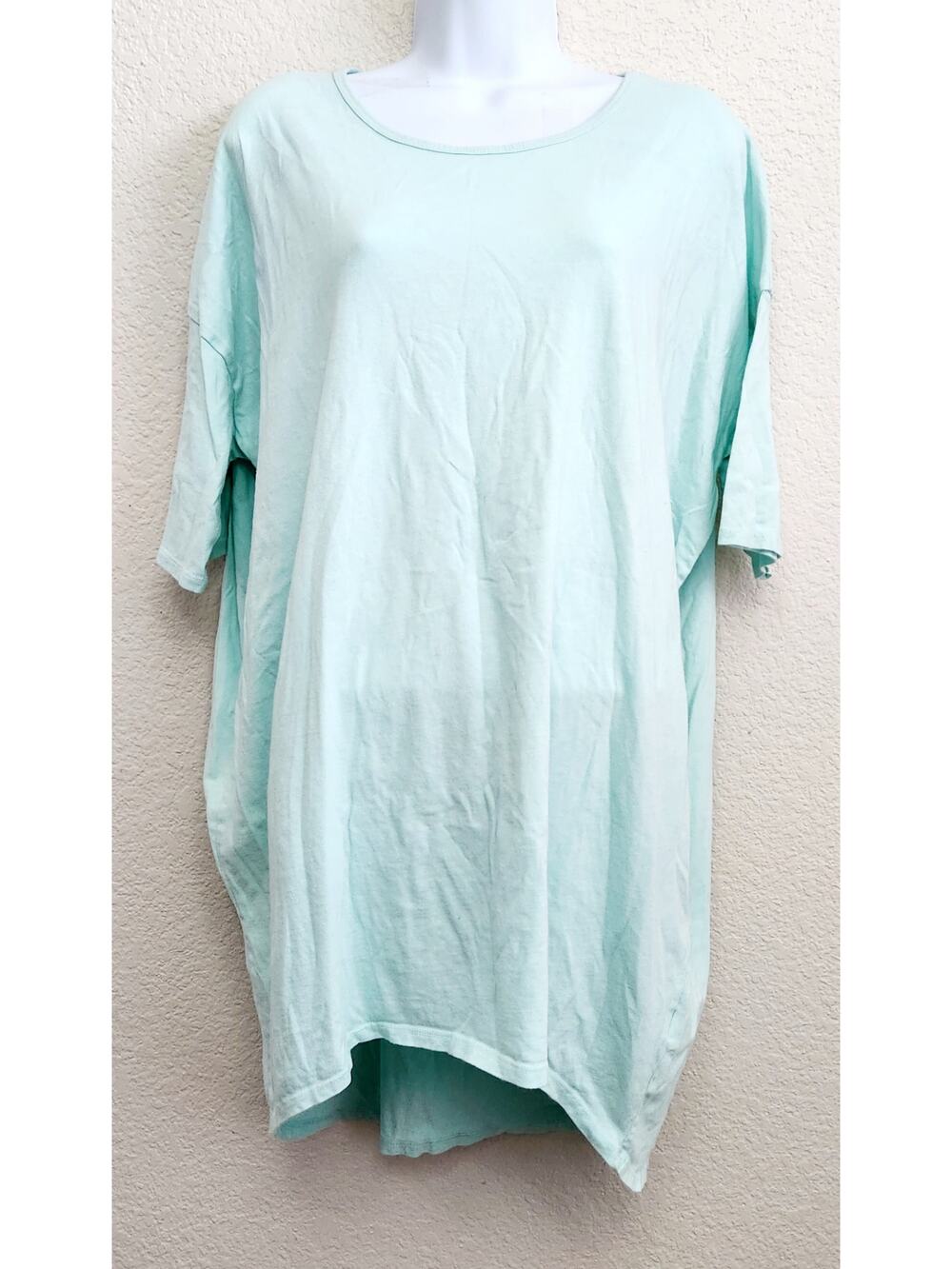 LulaRoe Light Blue Green Hi Low Hem Short Sleeve Top XL Lightweight Soft Stretch